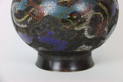 CHINA: Large cloisonné enamel base vase with...