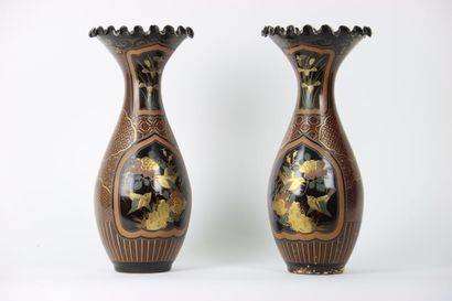 JAPAN. Pair of baluster vases in terracotta...