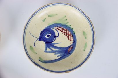 CHINA: Meeting of 6 ceramic bowls with fish...
