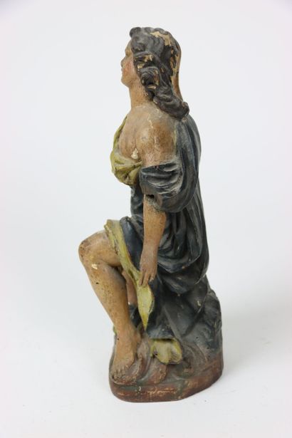 Statue en bois polychrome représentant un...