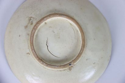 CHINA: Meeting of 6 ceramic bowls with fish...