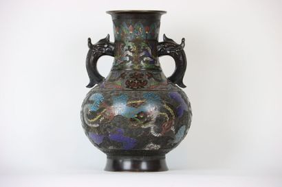 CHINA: Large cloisonné enamel base vase with...