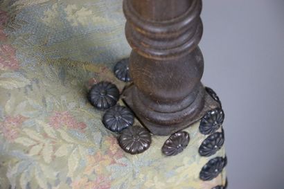 Réunion de deux fauteuils et d'un canapé...