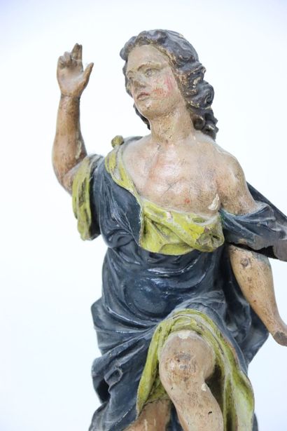 Statue en bois polychrome représentant un...