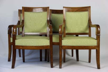 Suite de quatre fauteuils. Époque Directoire....