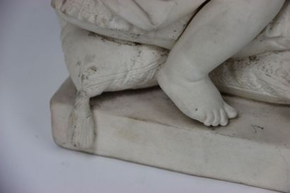 MOUGIN, Enfant assis sur un coussin à fleurs...