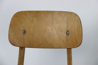 Casala desk in beech wood. 20th century work....