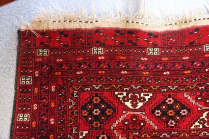 Original et grand tapis Afghan. Vers 1970....