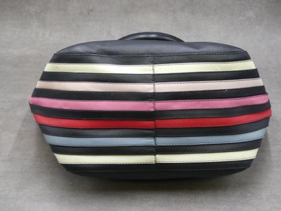 SONIA RYKIEL. Sac à main en cuir noir et...