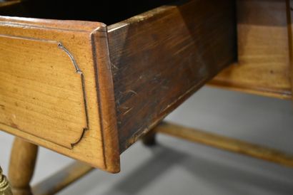 SUISSE. Table de changeur en bois mouluré...