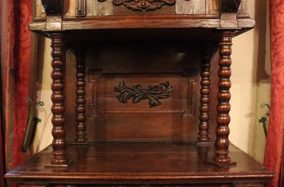 Petit meuble dressoir en chêne et résineux...