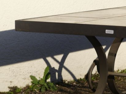 Dans le goût de Roger CAPRON. Table basse...