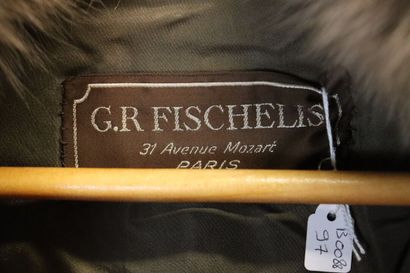 G.R FICHELIS. Manteau en fourrure. Dimensions...