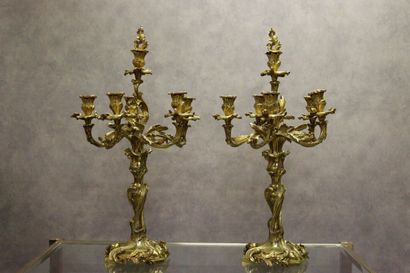 Paire de chandeliers à six feux en bronze...