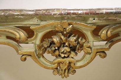 Console en bois mouluré sculpté et peint...