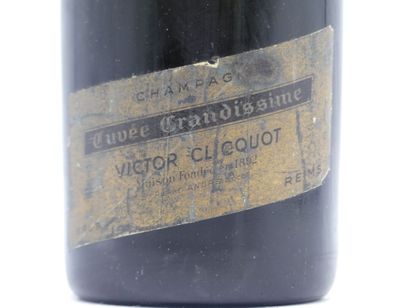 1 CHAMPAGNE VEUVE CLICQUOT GRANDISSIME ANNEES...