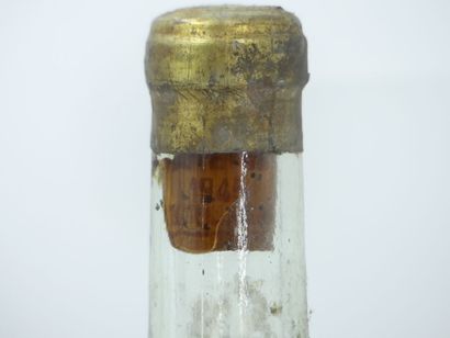 2 bouteilles de SAUTERNE, 1945, CHÂTEAU RAYNE...