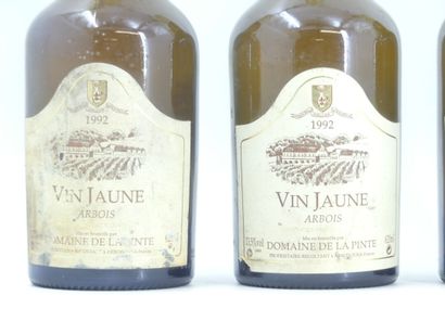 4 VIN JAUNE 1992 DOMAINE DE LA PINTE
4 bouteilles...