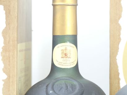 3 bouteilles de COGNAC FINE CHAMPAGNE NAPOLEON,...