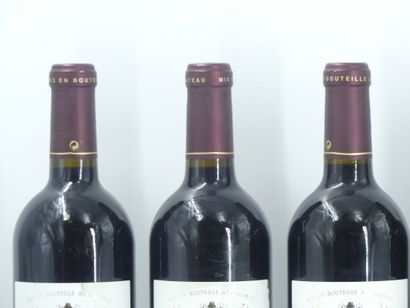 6 bouteilles de GRAVES, 2001, CHÂTEAU CHANTEGRIVE.





Sur...