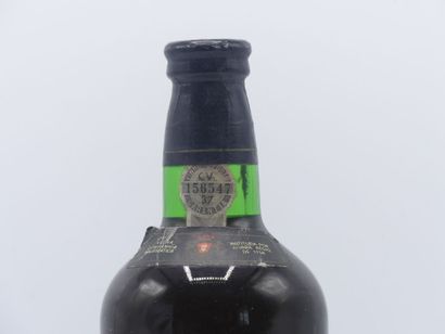 1 bouteille de PORTO 1944 REAL COMPANHIA...