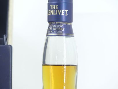 1 bouteille de WHISKY, 18 ans d'age, THE...