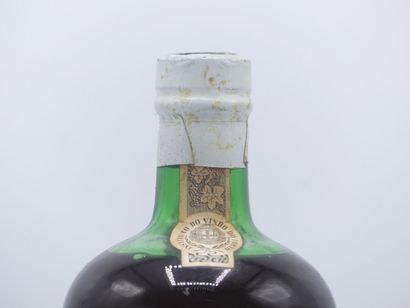 1 bouteille de PORTO COLHEITA 1952 KOPKE





Sur...