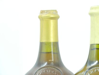 3 CHATEAU CHALON
2 bouteilles de CHATEAU...