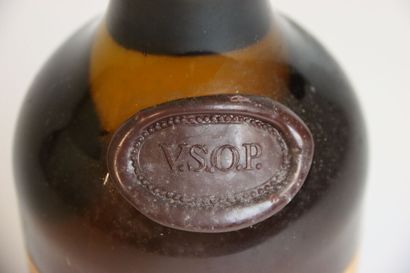 1 CALVADOS V.S.O.P
1 bouteille de CALVADOS,...