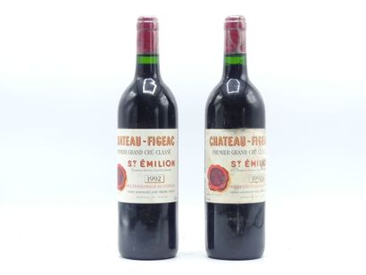 2 bouteilles de SAINT EMILION GCCL 1992 CHÂTEAU...