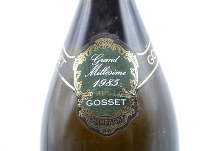 1 bouteille de CHAMPAGNE 1985 GOSSET. Niveau...