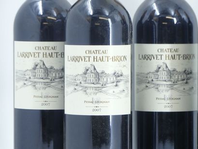 6 BORDEAUX 
5 bouteilles de PESSAC LEOGNAN,...
