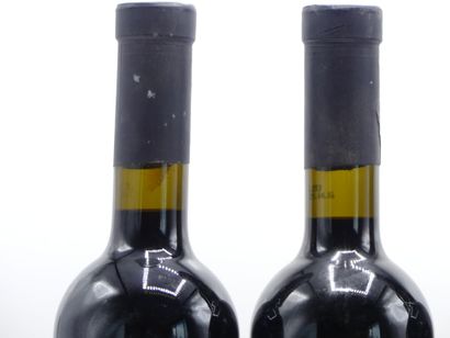 5 bouteilles de MAURY 2003 MAS AMIEL. 





Sur...
