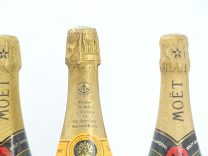 2 bouteilles de CHAMPAGNE, MOET & CHANDON,...