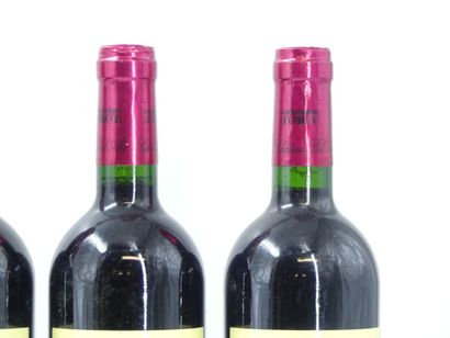 6 bouteilles de LUSSAC SAINT EMILION, 2010,...