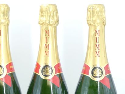 5 bouteilles de CHAMPAGNE, BRUT, MUMM. Cordon...
