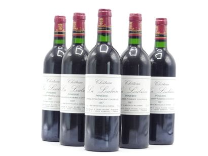 5 bouteilles de POMEROL 1987 CHÂTEAU LA LOUBIERE.





Sur...