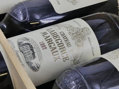 12 CHATEAU LABEGORCE 1997
12 bouteilles de...