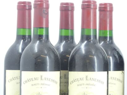 12 BORDEAUX
5 bouteilles de HAUT MEDOC, 1987,...