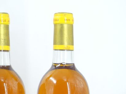 5 bouteilles de SAUTERNE, 1982. Château ...