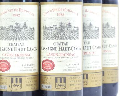 12 bouteilles de CANON FRONSAC 1982 CHÂTEAU...