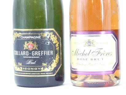 4 bouteille de MOUSSEUX
1 bouteille de CHAMPAGNE,...