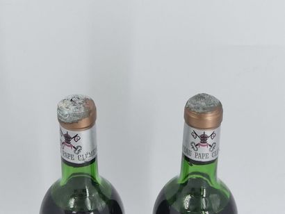 2 PAPE CLEMENT 1978
2 bouteilles de GRAVES...