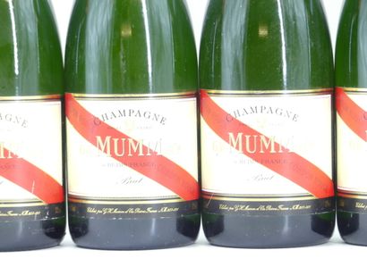 5 bouteilles de CHAMPAGNE, BRUT, MUMM. Cordon...