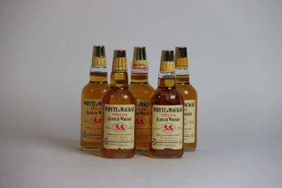 Lot de 5 bouteilles de Scotch Whisky. Whyte&Mackay...