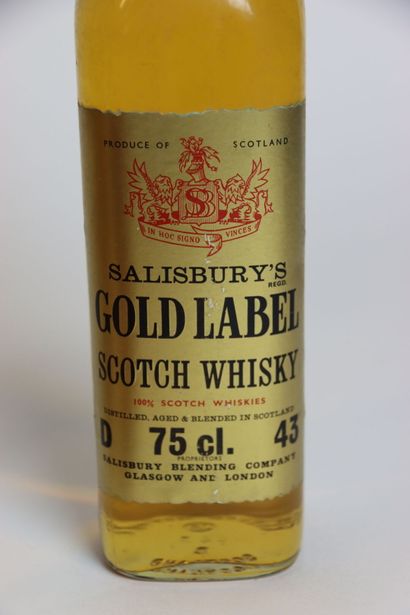 Lot de 6 bouteilles de Scotch Whisky. Gold...