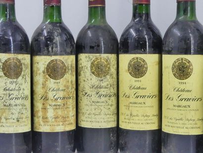 8 BOUTEILLES DE CHATEAU DES GRAVIERS, 1988,...