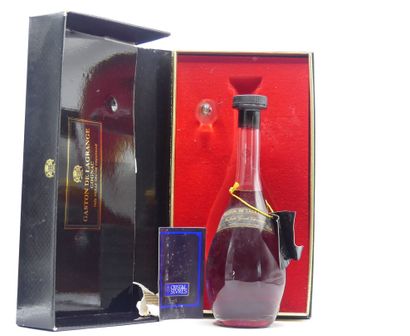 1 TRES VIEILLE GRANDE CHAMPAGNE COFFRET CRISTAL...