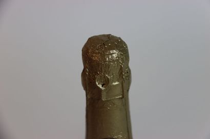 2 bouteilles de CHAMPAGNE, 1955, POMMERY....