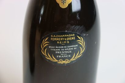 2 bouteilles de CHAMPAGNE, 1955, POMMERY....
